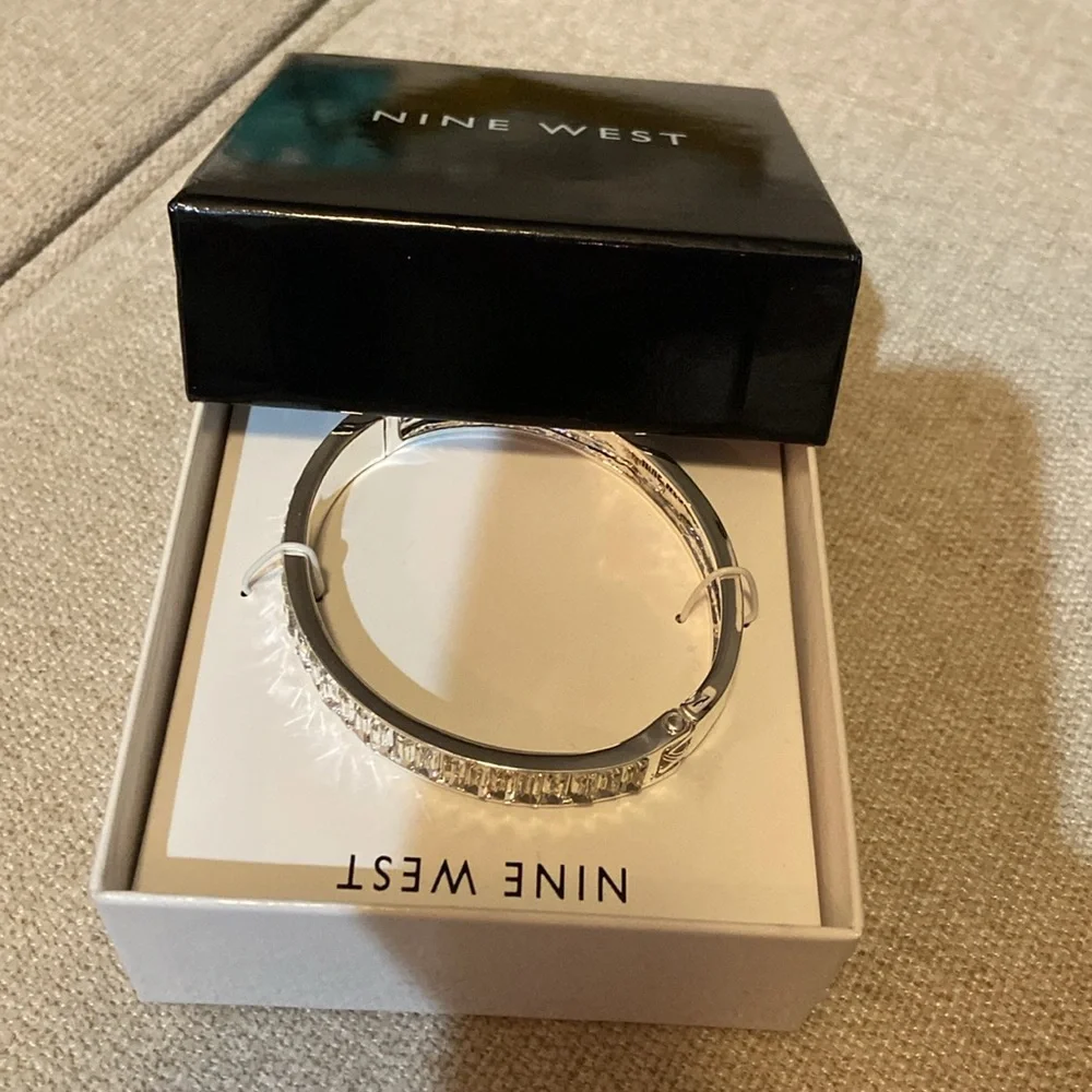 NWT/in box Nine West silver tone hinge bracelet with crystal baguette's. - Picture 5 of 7